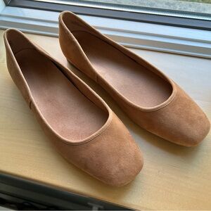 Vionic Tan Suede Flats